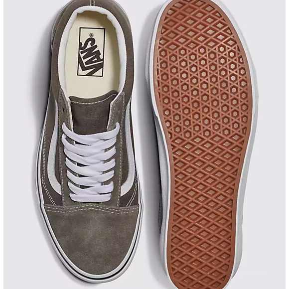 Vans WMNS Old Skool
Color Theory Bungee Cord
VN0005UF9JC
Sneakers - Picture 7 of 16